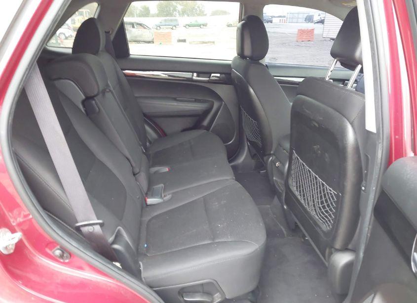 Photo 8 of 2014 Kia Sorento LX (VIN 5XYKT3A65EG538165)