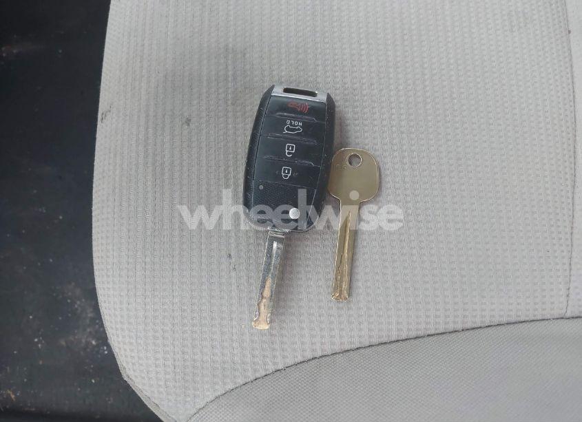 Photo 11 of 2014 Kia Sorento LX (VIN 5XYKT3A65EG544838)