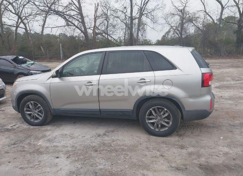 Photo 14 of 2014 Kia Sorento LX (VIN 5XYKT3A65EG544838)