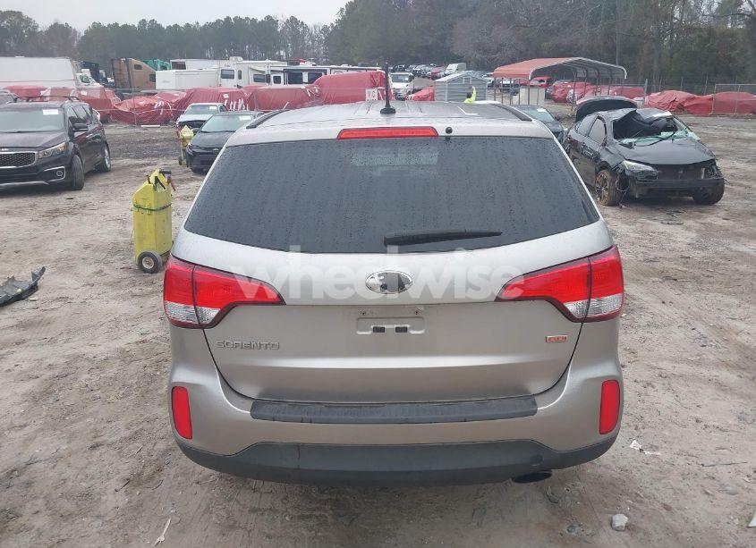 Photo 16 of 2014 Kia Sorento LX (VIN 5XYKT3A65EG544838)