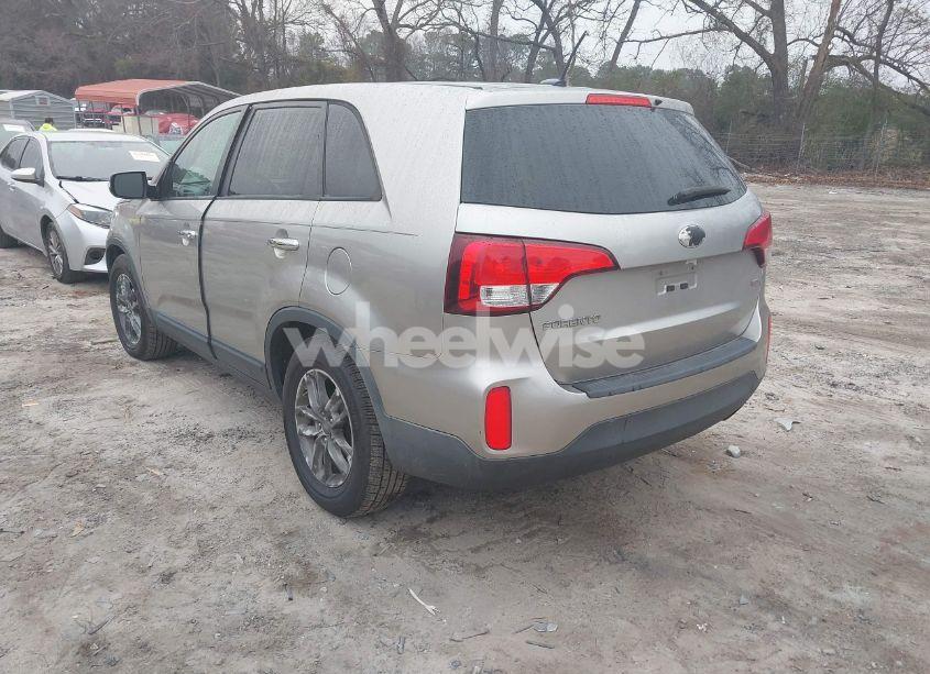 Photo 3 of 2014 Kia Sorento LX (VIN 5XYKT3A65EG544838)
