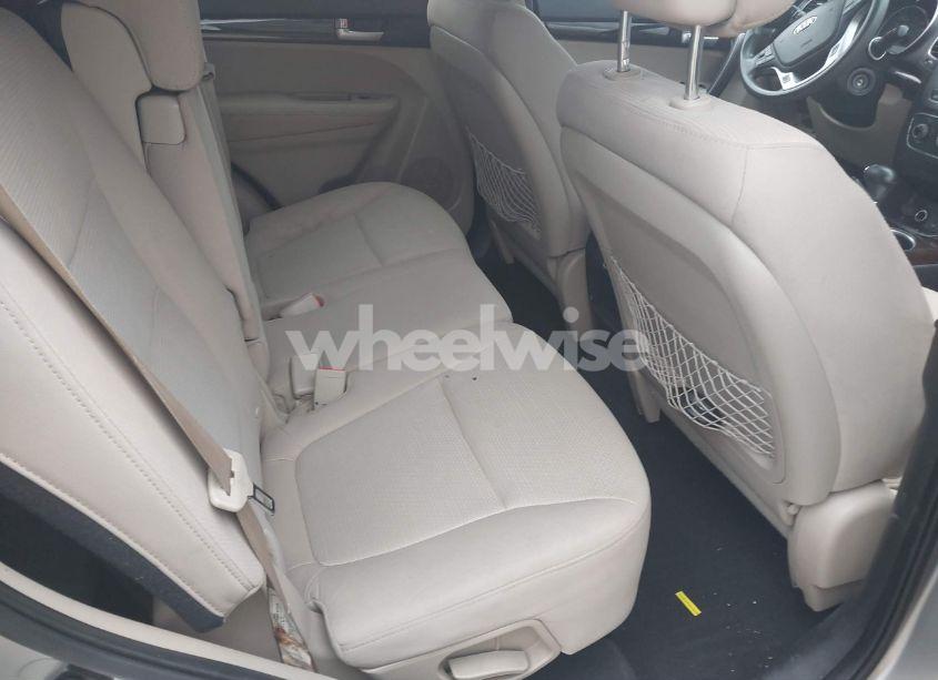 Photo 8 of 2014 Kia Sorento LX (VIN 5XYKT3A65EG544838)