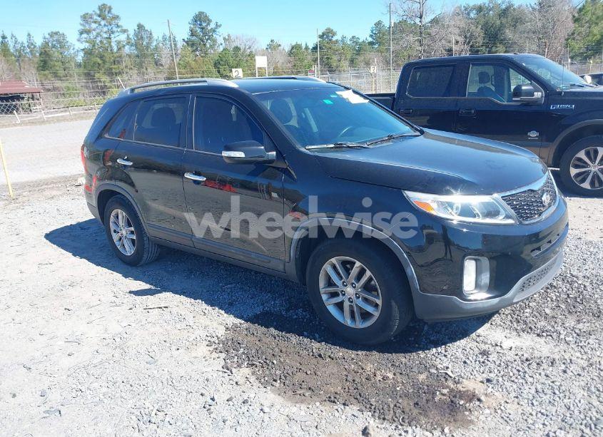 2015 Kia Sorento LX (VIN 5XYKT3A65FG551712) main photo