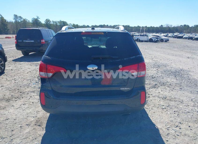 Photo 16 of 2015 Kia Sorento LX (VIN 5XYKT3A65FG551712)