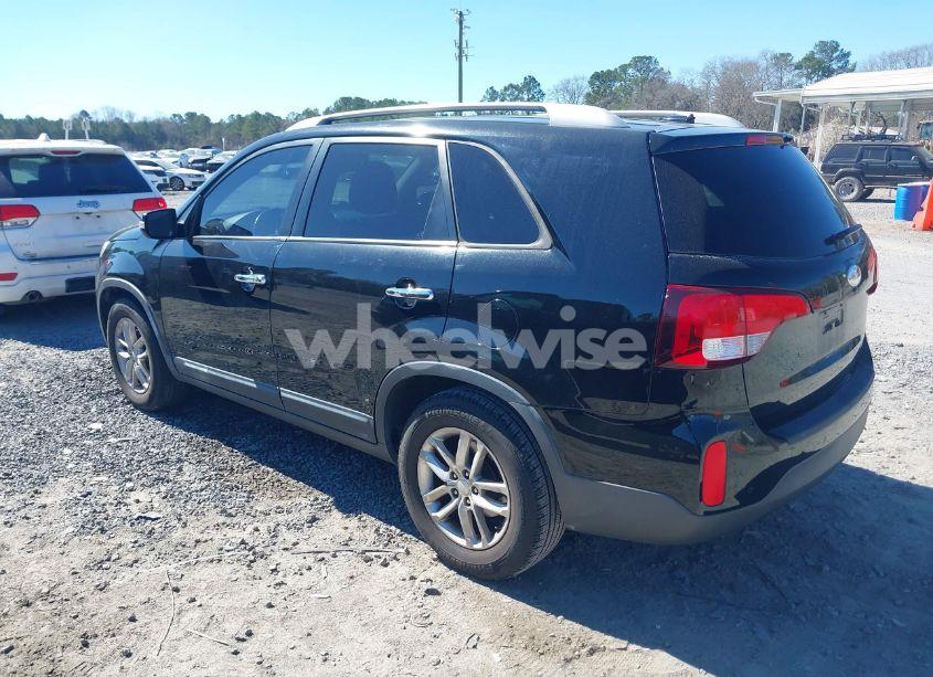 Photo 3 of 2015 Kia Sorento LX (VIN 5XYKT3A65FG551712)