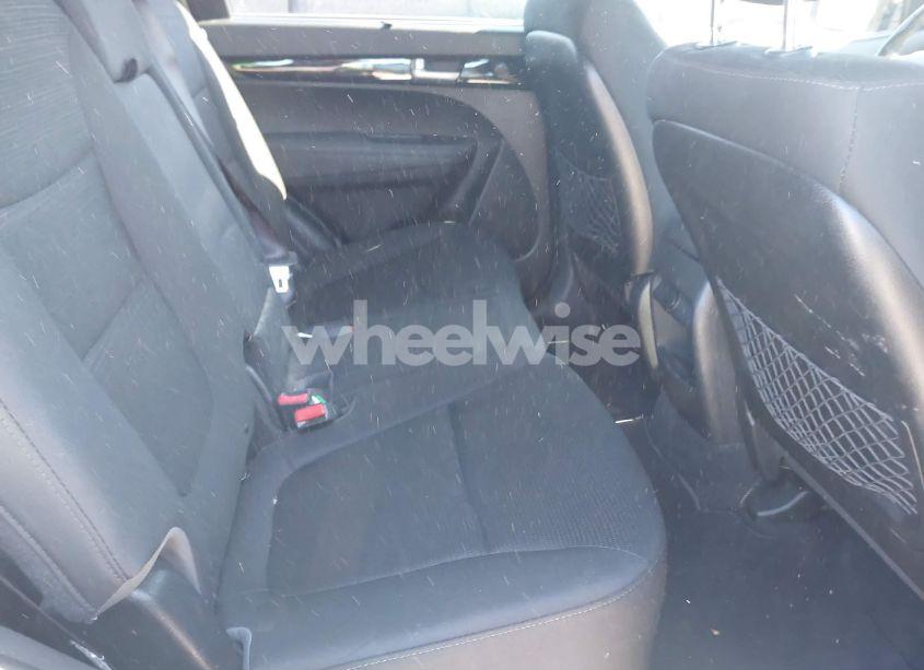 Photo 8 of 2015 Kia Sorento LX (VIN 5XYKT3A65FG551712)