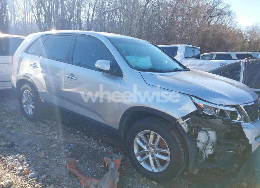 Photo 13 of 2015 Kia Sorento LX (VIN 5XYKT3A65FG564606)