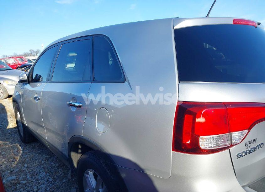 Photo 14 of 2015 Kia Sorento LX (VIN 5XYKT3A65FG564606)