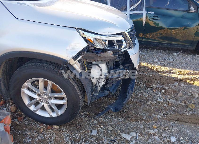 Photo 6 of 2015 Kia Sorento LX (VIN 5XYKT3A65FG564606)