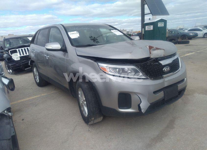 2015 Kia Sorento LX (VIN 5XYKT3A65FG591403) main photo