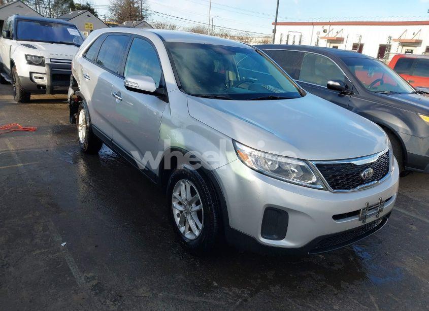 2015 Kia Sorento LX (VIN 5XYKT3A65FG596147) main photo
