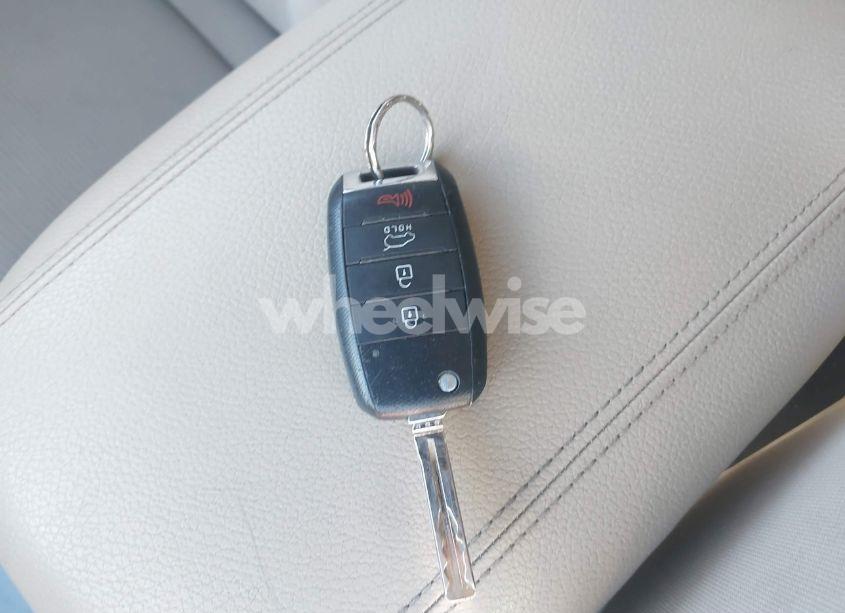 Photo 11 of 2015 Kia Sorento LX (VIN 5XYKT3A65FG597900)