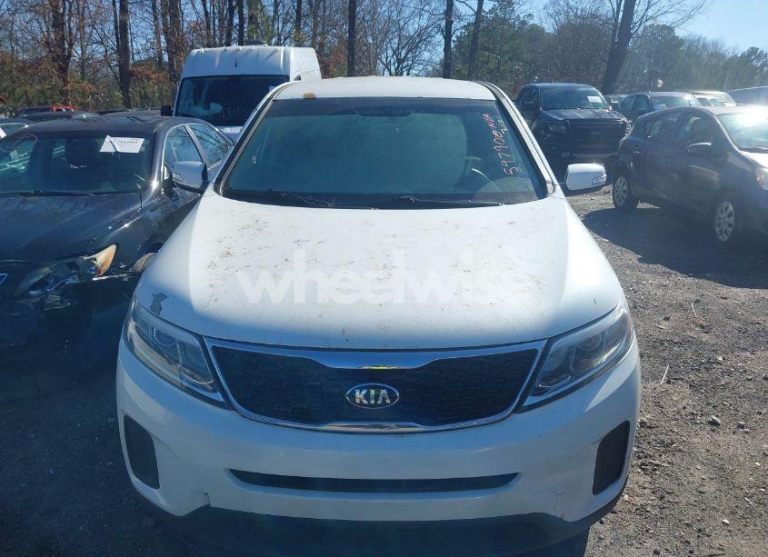 Photo 12 of 2015 Kia Sorento LX (VIN 5XYKT3A65FG597900)