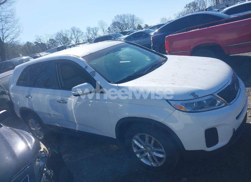 Photo 13 of 2015 Kia Sorento LX (VIN 5XYKT3A65FG597900)