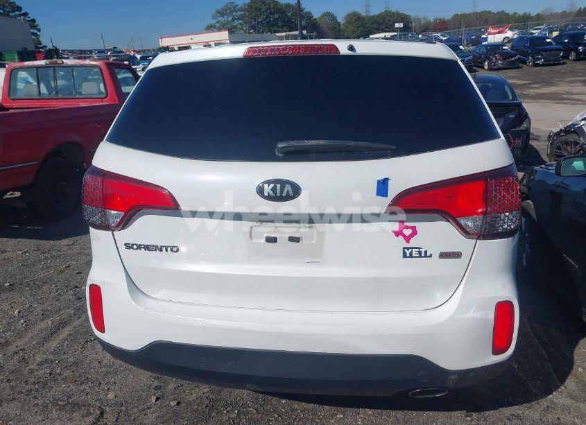 Photo 16 of 2015 Kia Sorento LX (VIN 5XYKT3A65FG597900)