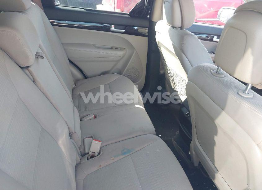 Photo 8 of 2015 Kia Sorento LX (VIN 5XYKT3A65FG597900)
