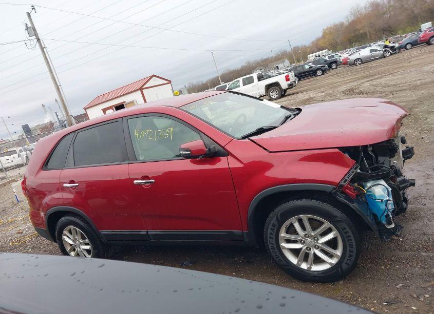 Photo 13 of 2015 Kia Sorento LX (VIN 5XYKT3A65FG618499)