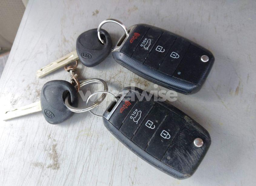 Photo 11 of 2015 Kia Sorento LX (VIN 5XYKT3A65FG618714)