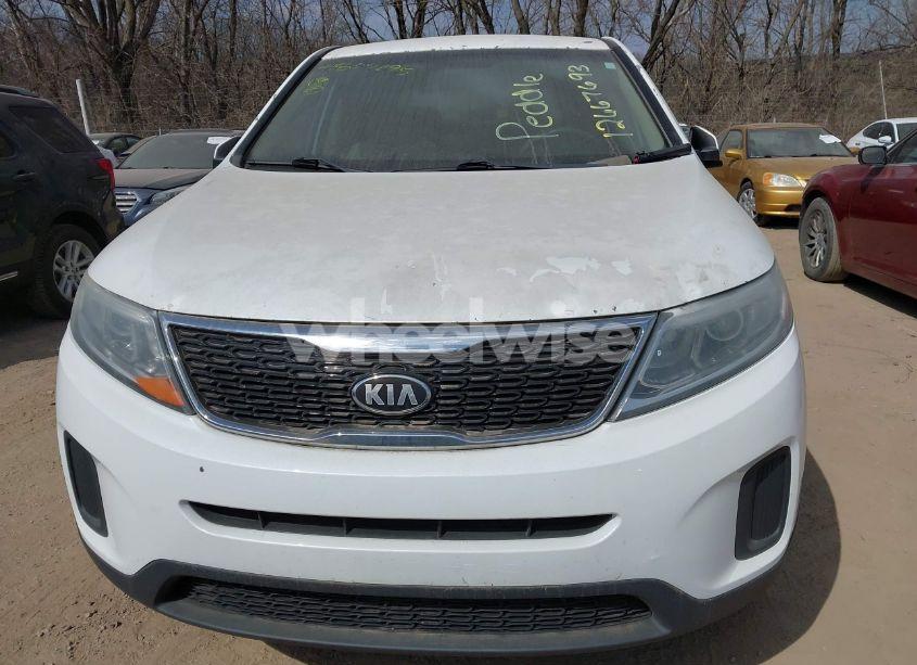 Photo 12 of 2015 Kia Sorento LX (VIN 5XYKT3A65FG618714)