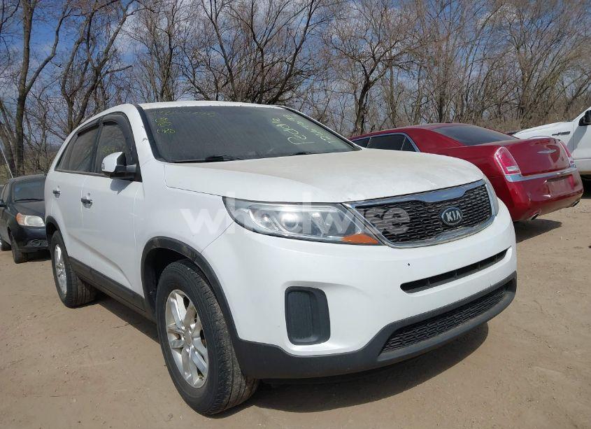 Photo 6 of 2015 Kia Sorento LX (VIN 5XYKT3A65FG618714)