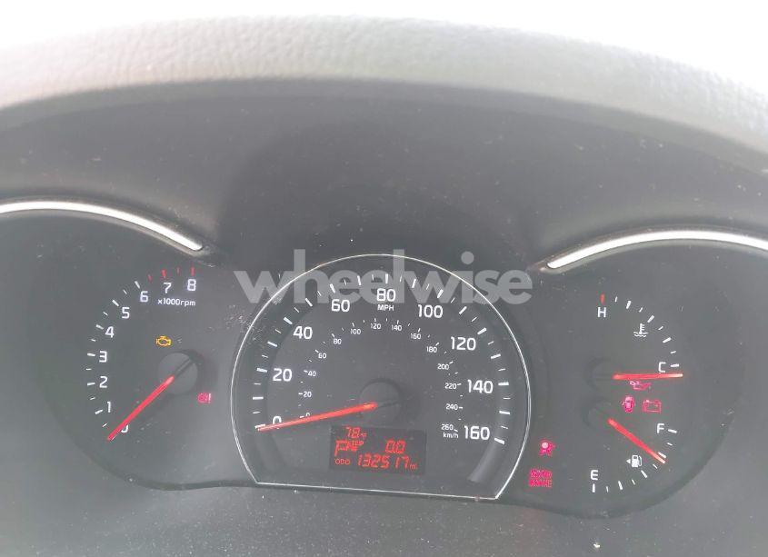Photo 7 of 2015 Kia Sorento LX (VIN 5XYKT3A65FG618714)