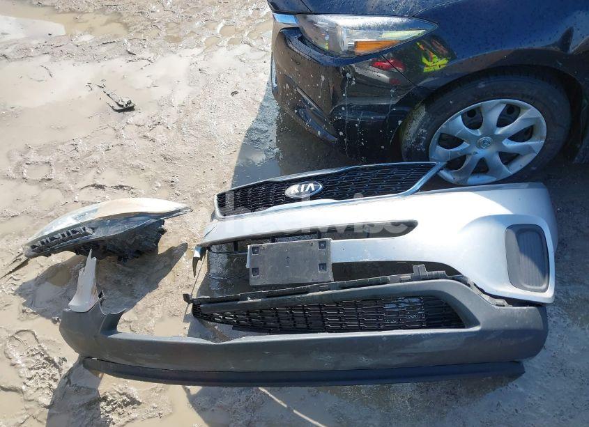 Photo 12 of 2015 Kia Sorento LX (VIN 5XYKT3A65FG620947)