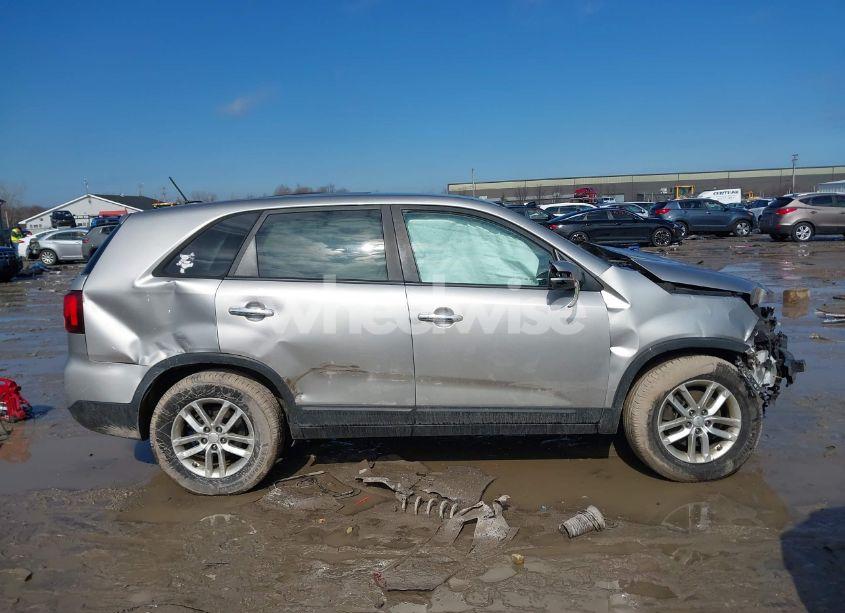 Photo 14 of 2015 Kia Sorento LX (VIN 5XYKT3A65FG620947)