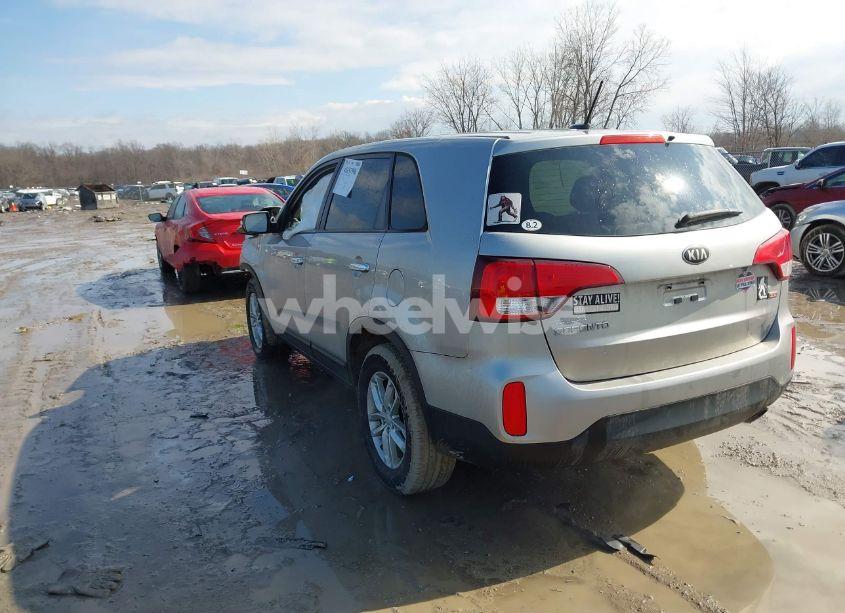 Photo 3 of 2015 Kia Sorento LX (VIN 5XYKT3A65FG620947)
