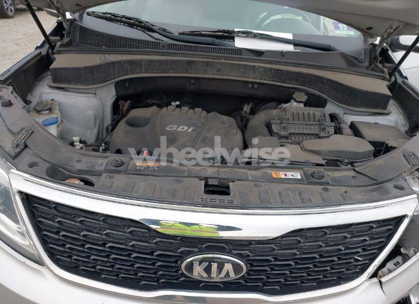 Photo 10 of 2015 Kia Sorento LX (VIN 5XYKT3A65FG627431)