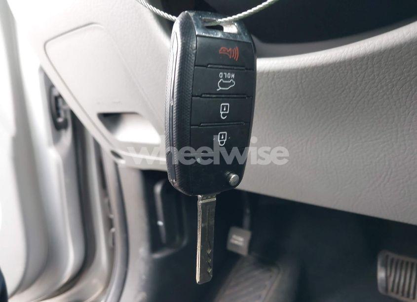 Photo 11 of 2015 Kia Sorento LX (VIN 5XYKT3A65FG627431)