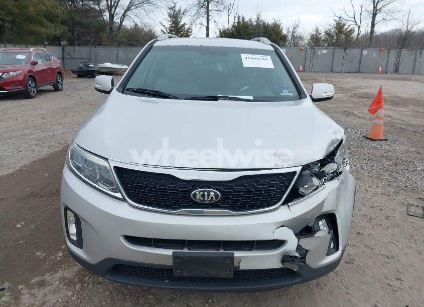 Photo 12 of 2015 Kia Sorento LX (VIN 5XYKT3A65FG627431)