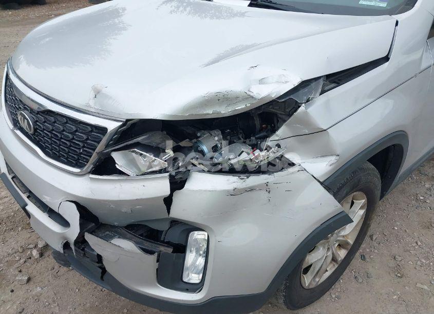 Photo 6 of 2015 Kia Sorento LX (VIN 5XYKT3A65FG627431)