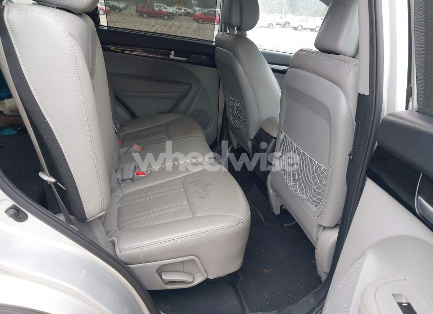 Photo 8 of 2015 Kia Sorento LX (VIN 5XYKT3A65FG627431)
