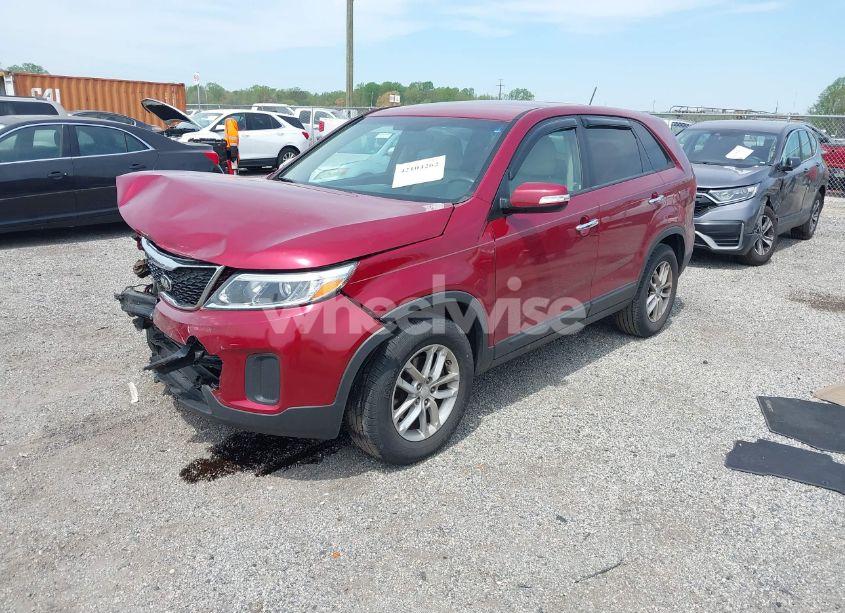 Photo 2 of 2015 Kia Sorento LX (VIN 5XYKT3A65FG628966)