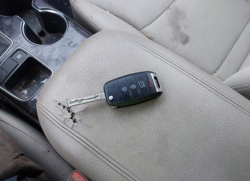 Photo 11 of 2015 Kia Sorento LX (VIN 5XYKT3A65FG630992)