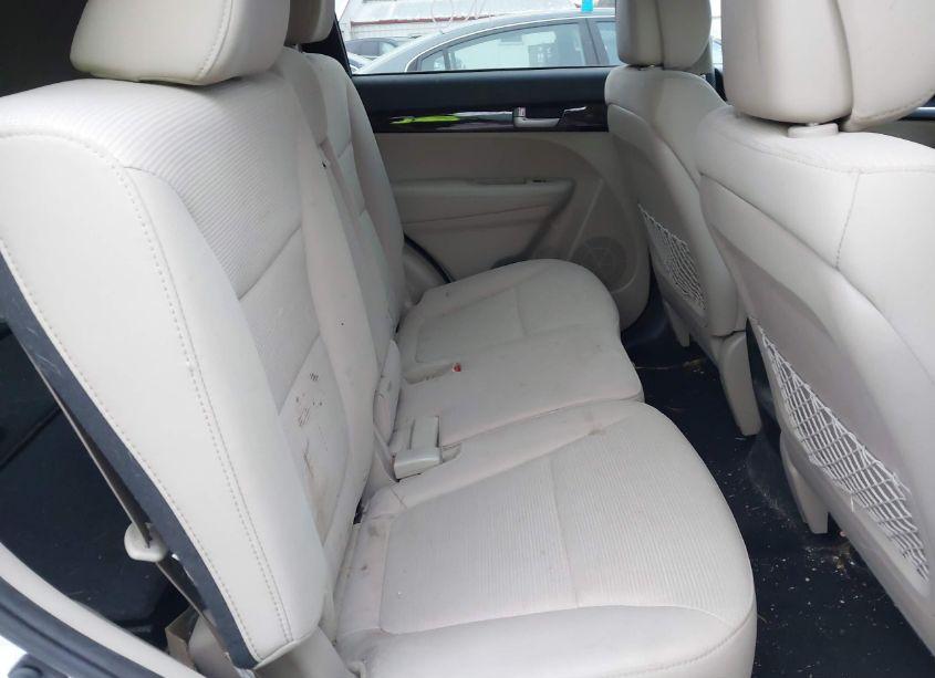 Photo 8 of 2015 Kia Sorento LX (VIN 5XYKT3A65FG630992)