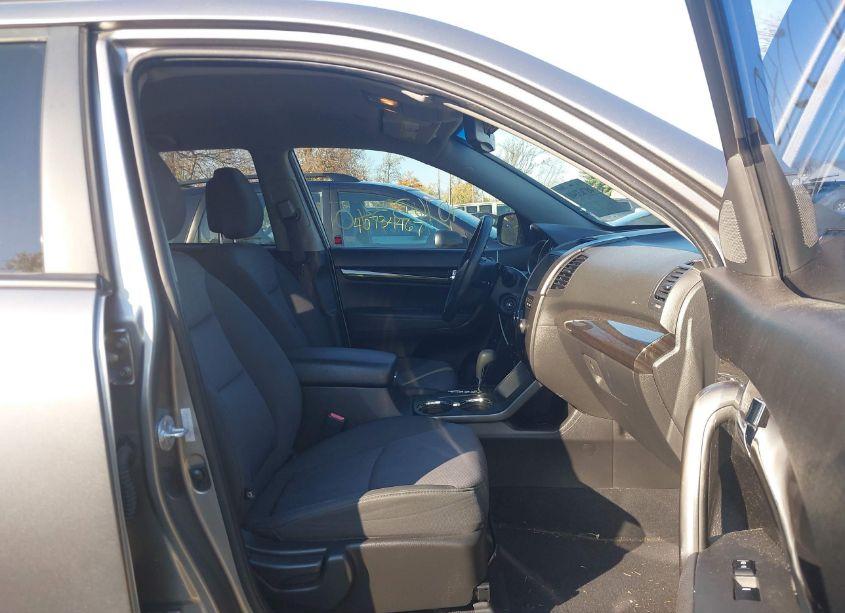Photo 5 of 2012 Kia Sorento LX (VIN 5XYKT3A66CG214056)