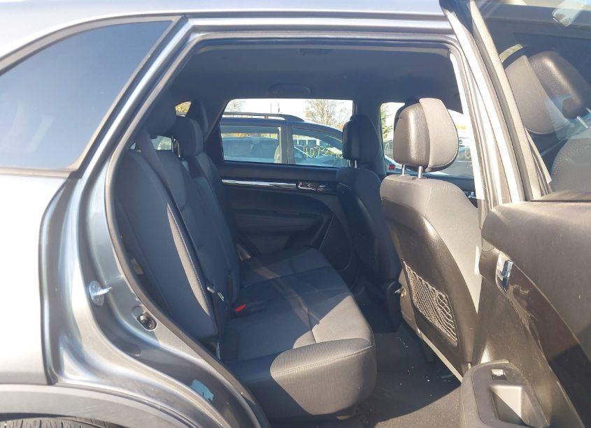 Photo 8 of 2012 Kia Sorento LX (VIN 5XYKT3A66CG214056)
