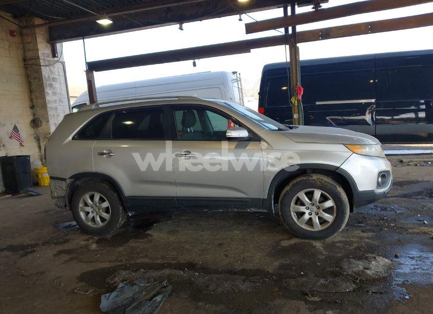 Photo 14 of 2012 Kia Sorento LX (VIN 5XYKT3A66CG230211)