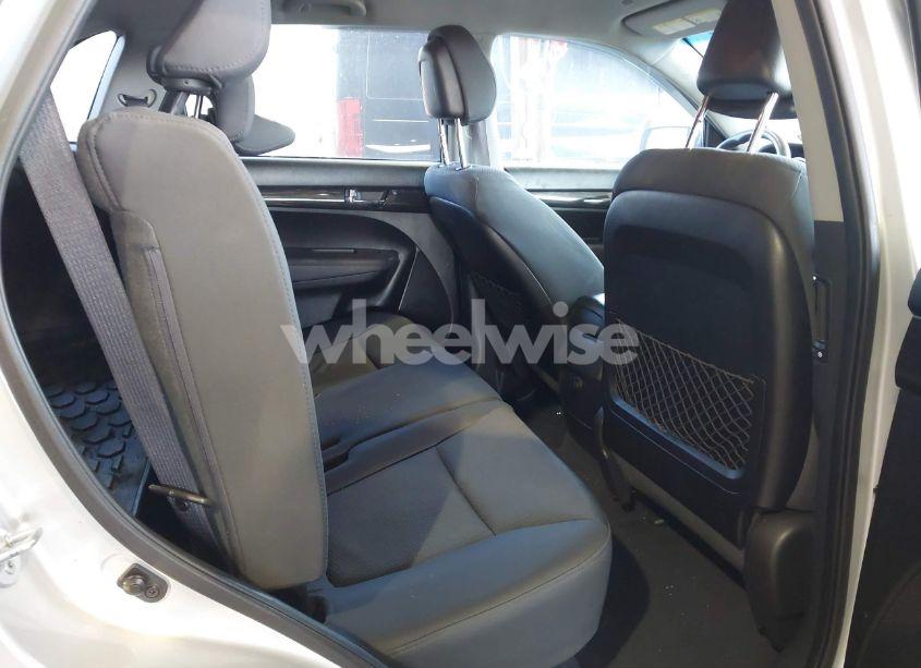 Photo 8 of 2012 Kia Sorento LX (VIN 5XYKT3A66CG230211)