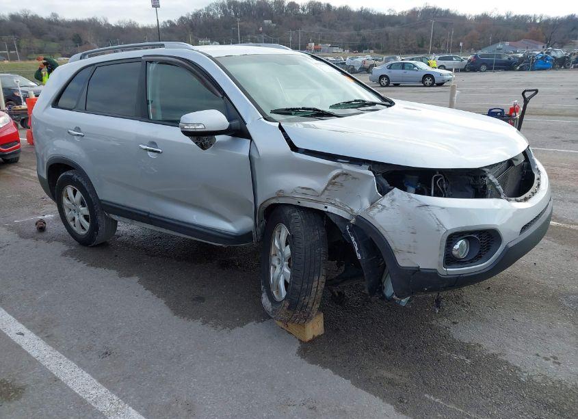 2012 Kia Sorento LX (VIN 5XYKT3A66CG250619) main photo