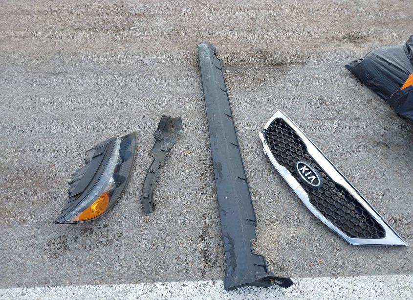 Photo 11 of 2012 Kia Sorento LX (VIN 5XYKT3A66CG250619)