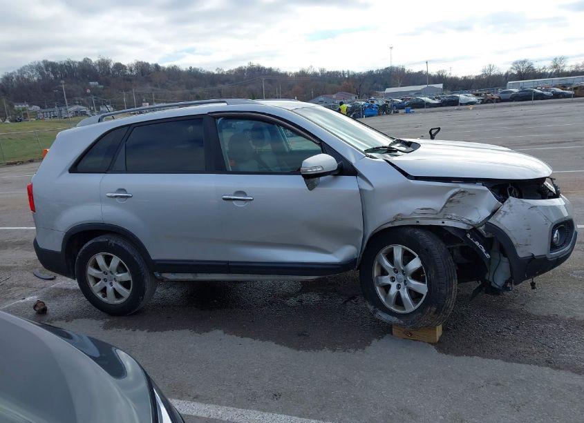 Photo 13 of 2012 Kia Sorento LX (VIN 5XYKT3A66CG250619)