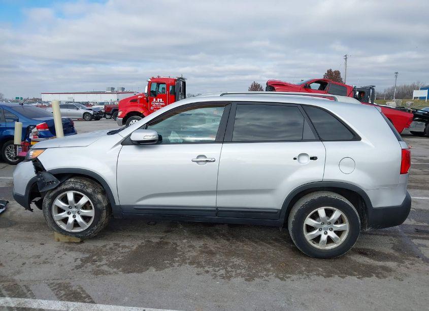 Photo 14 of 2012 Kia Sorento LX (VIN 5XYKT3A66CG250619)