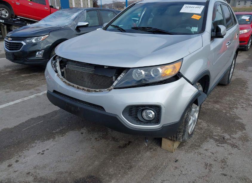 Photo 6 of 2012 Kia Sorento LX (VIN 5XYKT3A66CG250619)