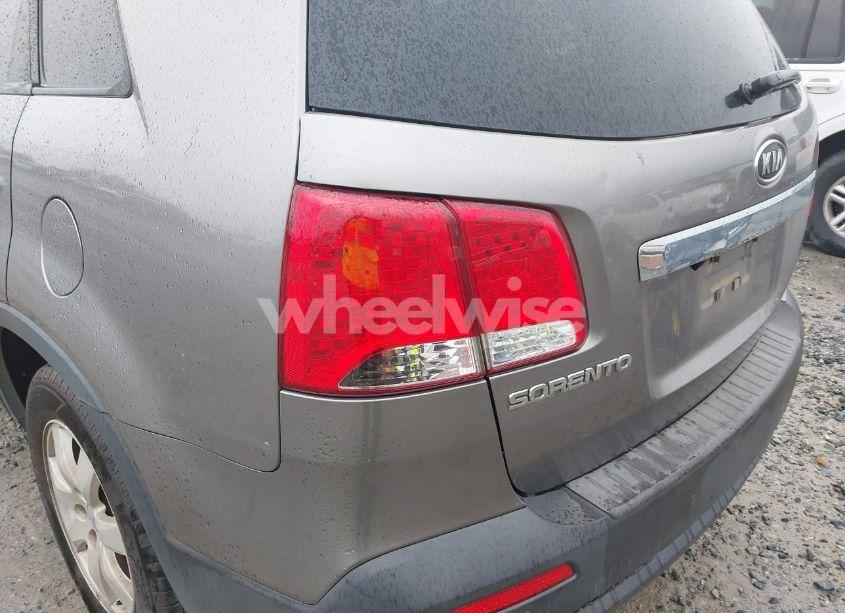 Photo 6 of 2012 Kia Sorento LX (VIN 5XYKT3A66CG251432)