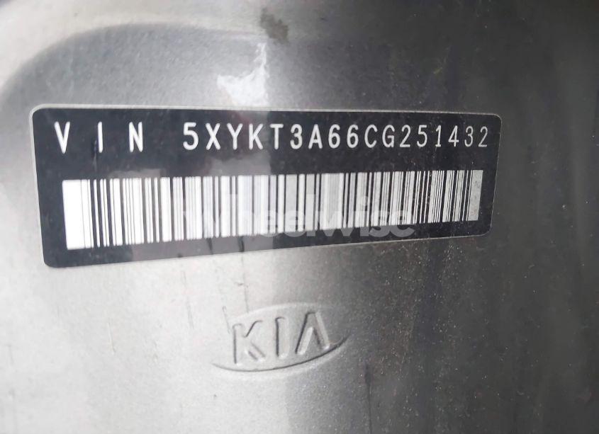 Photo 9 of 2012 Kia Sorento LX (VIN 5XYKT3A66CG251432)