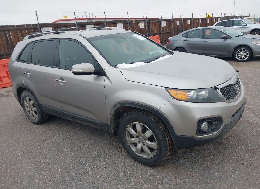 2012 Kia Sorento LX (VIN 5XYKT3A66CG281028) main photo