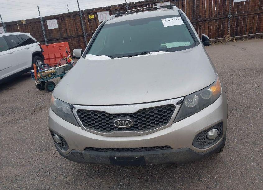 Photo 6 of 2012 Kia Sorento LX (VIN 5XYKT3A66CG281028)