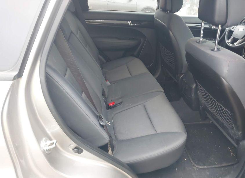 Photo 8 of 2012 Kia Sorento LX (VIN 5XYKT3A66CG281028)